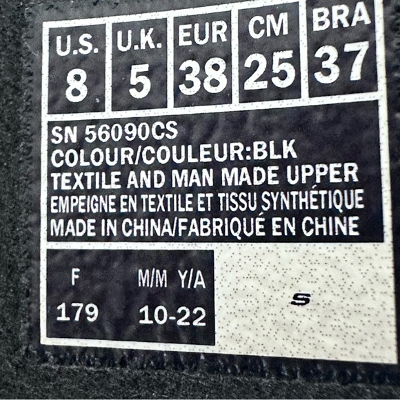 SKECHERS Relaxed Fit Luxe Foam Women's size 8 Slip On two strap sandals Like New - Picture 4 of 10